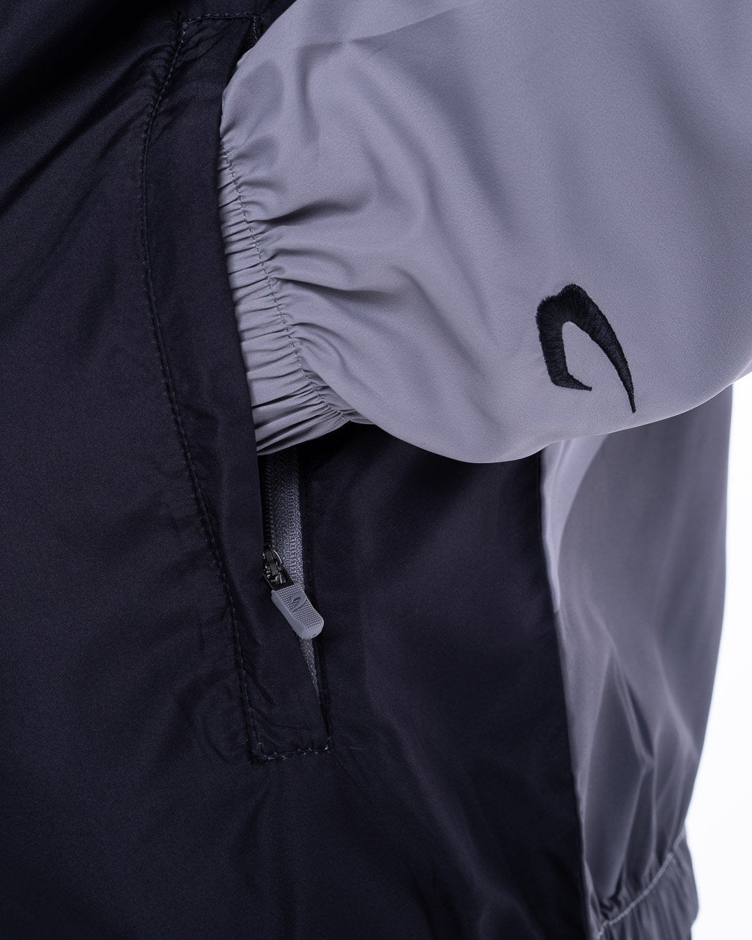 Ramos Windbreaker - Charcoal - BOXRAW