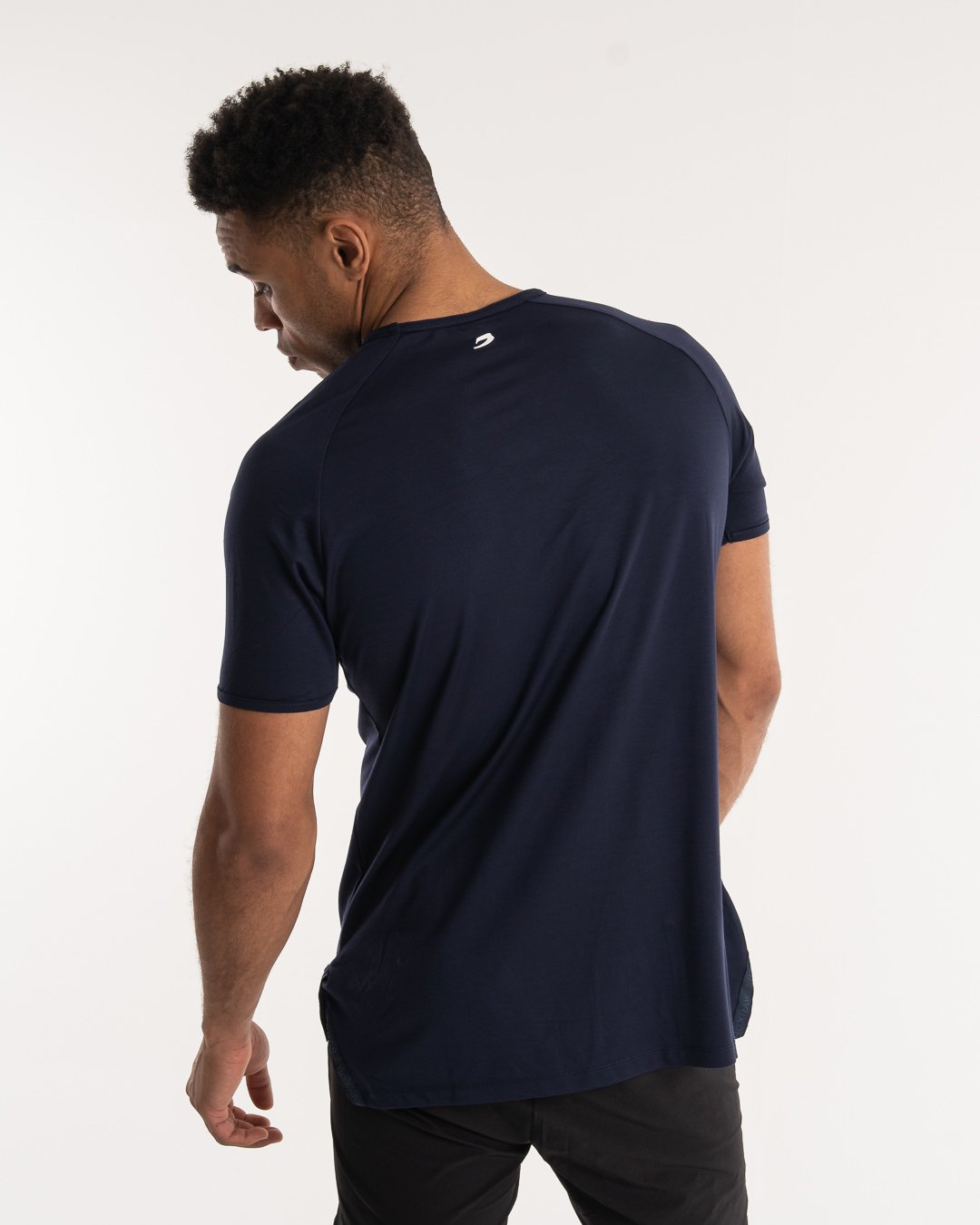 man wearing navy dark grey boxraw performance t-shirt tank top